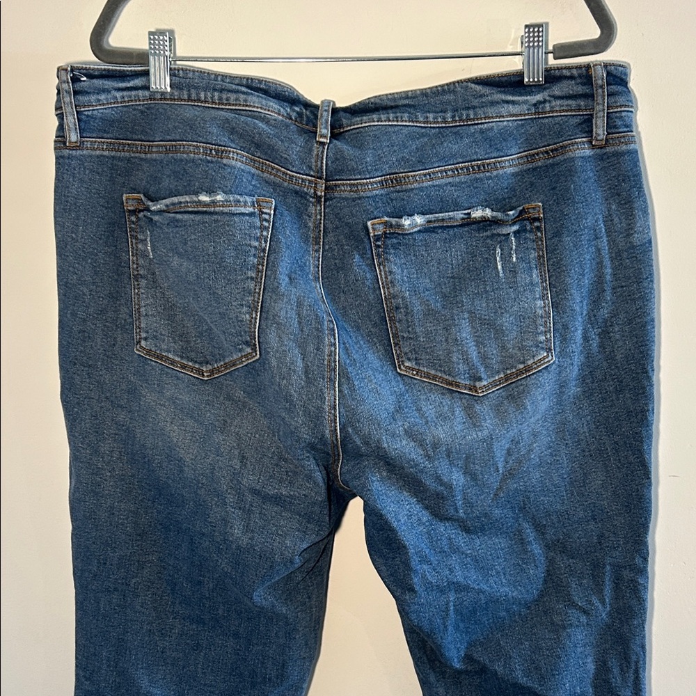 LOFT, Woman’s Size Modern Straight Blue Cropped Jeans with Distressed Details - Picture 6 of 8